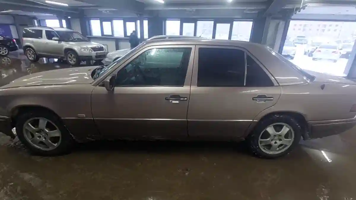 Mercedes-Benz E-Класс 1994 года за 2 500 000 тг. в Астана