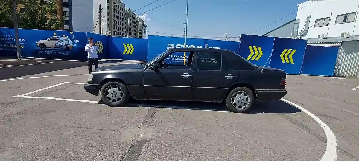 Mercedes-Benz E-Класс 1994 года за 700 000 тг. в Алматы