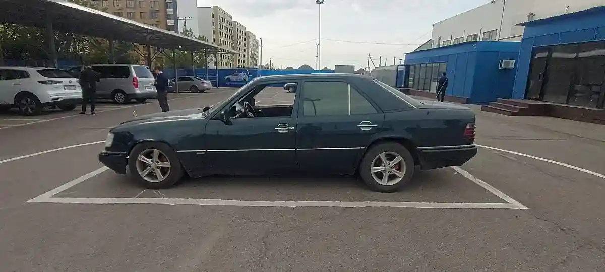 Mercedes-Benz E-Класс 1994 года за 1 100 000 тг. в Алматы