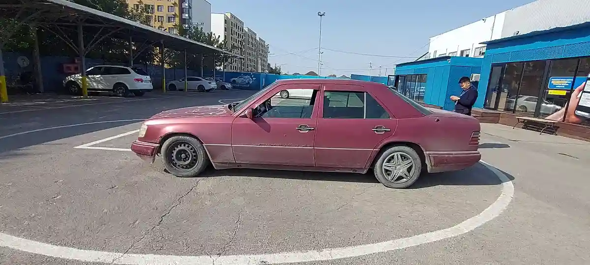 Mercedes-Benz E-Класс 1995 года за 300 000 тг. в Алматы