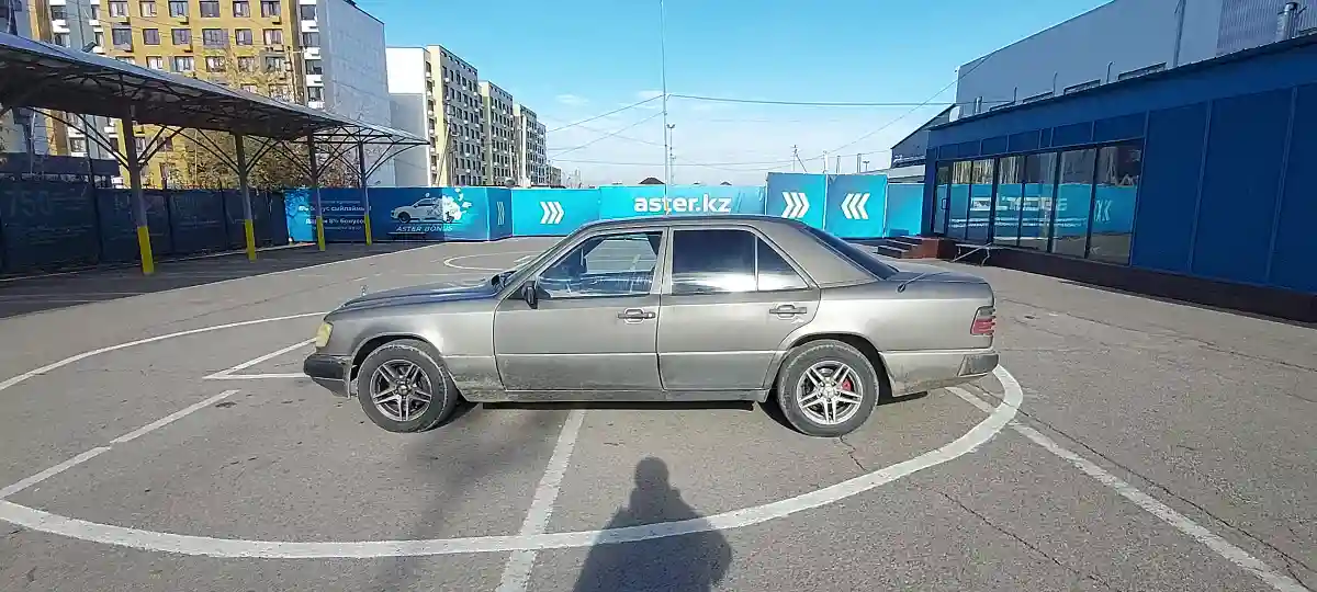 Mercedes-Benz W124 1988 года за 1 500 000 тг. в Алматы
