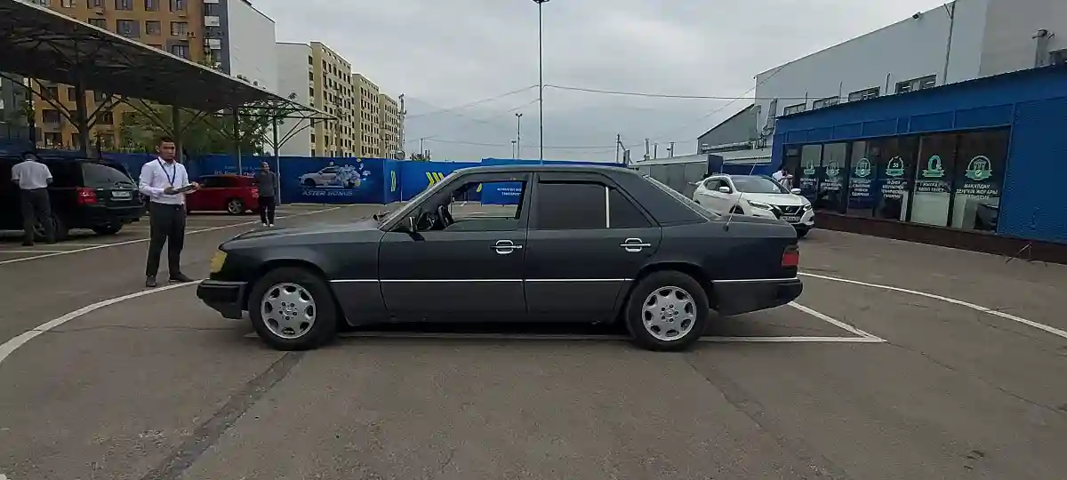 Mercedes-Benz W124 1990 года за 2 000 000 тг. в Алматы