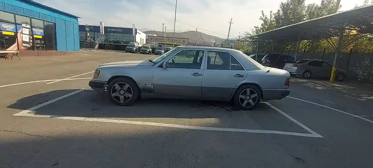 Mercedes-Benz W124 1990 года за 1 350 000 тг. в Алматы