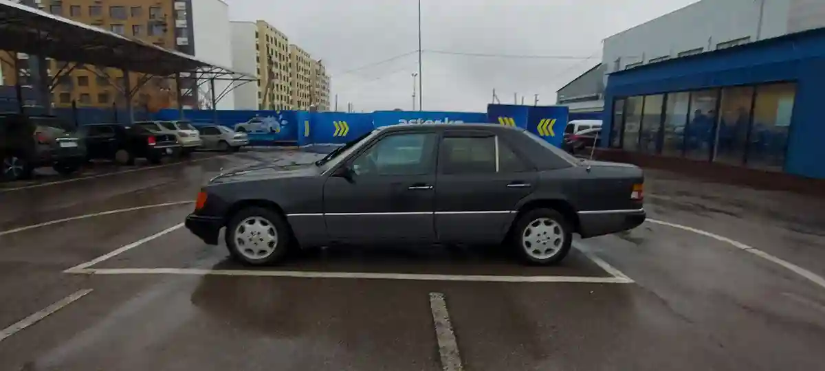 Mercedes-Benz W124 1992 года за 1 500 000 тг. в Алматы