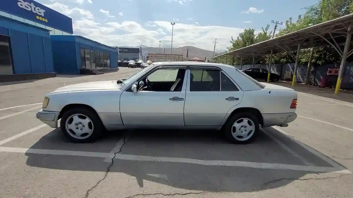 Mercedes-Benz W124 1992 года за 990 000 тг. в Алматы