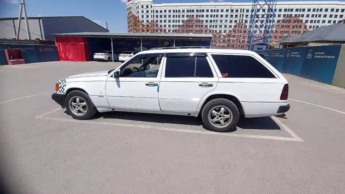 Mercedes-Benz W124 1988 года за 2 000 000 тг. в Шымкент
