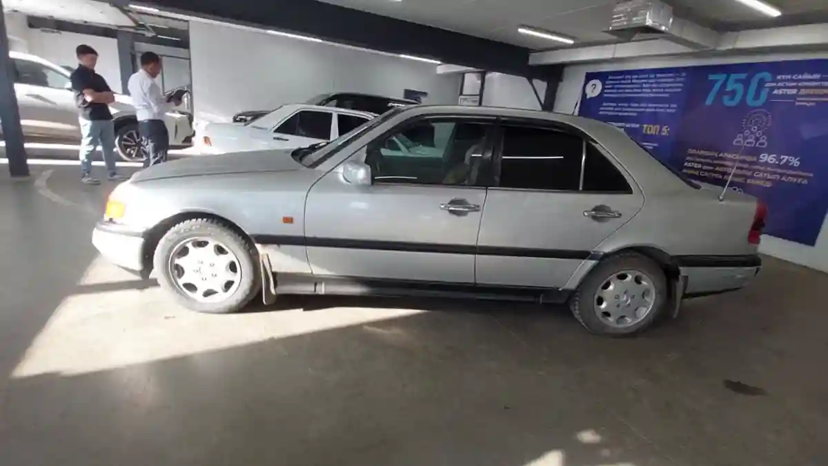 Mercedes-Benz C-Класс 1993 года за 2 000 000 тг. в Астана