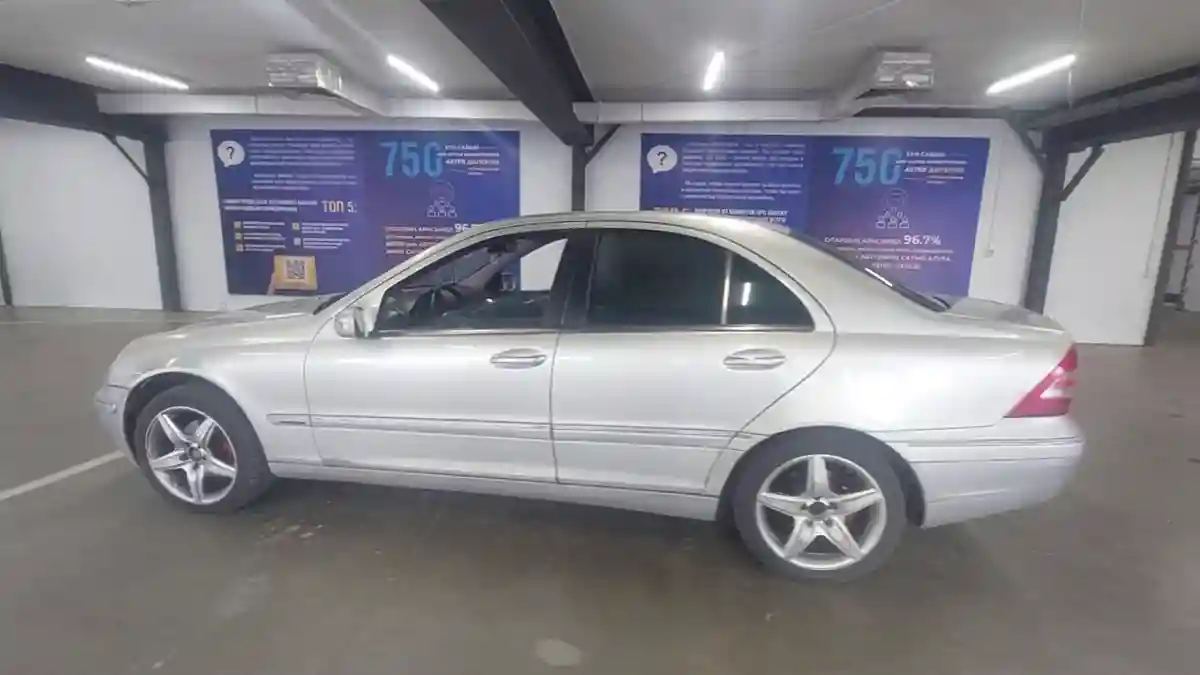 Mercedes-Benz C-Класс 2001 года за 2 500 000 тг. в Астана