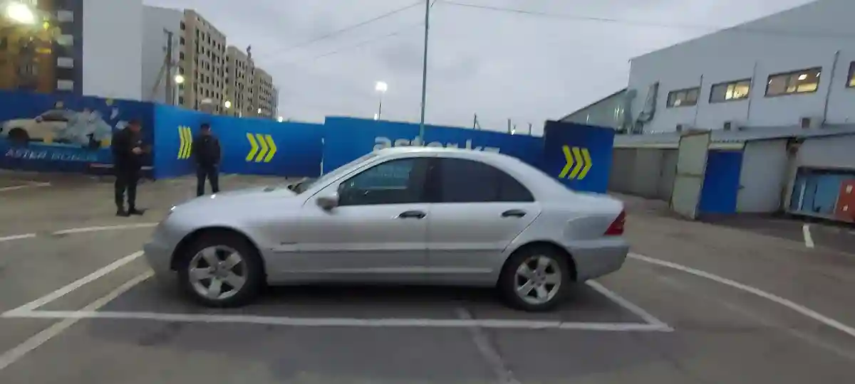 Mercedes-Benz C-Класс 2001 года за 2 500 000 тг. в Алматы