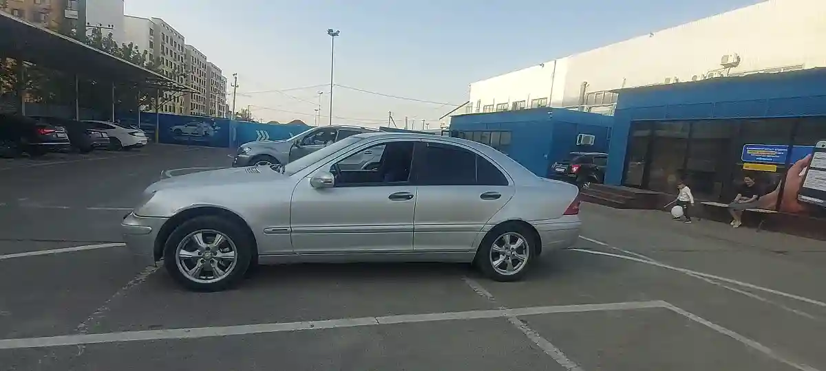 Mercedes-Benz C-Класс 2002 года за 2 500 000 тг. в Алматы