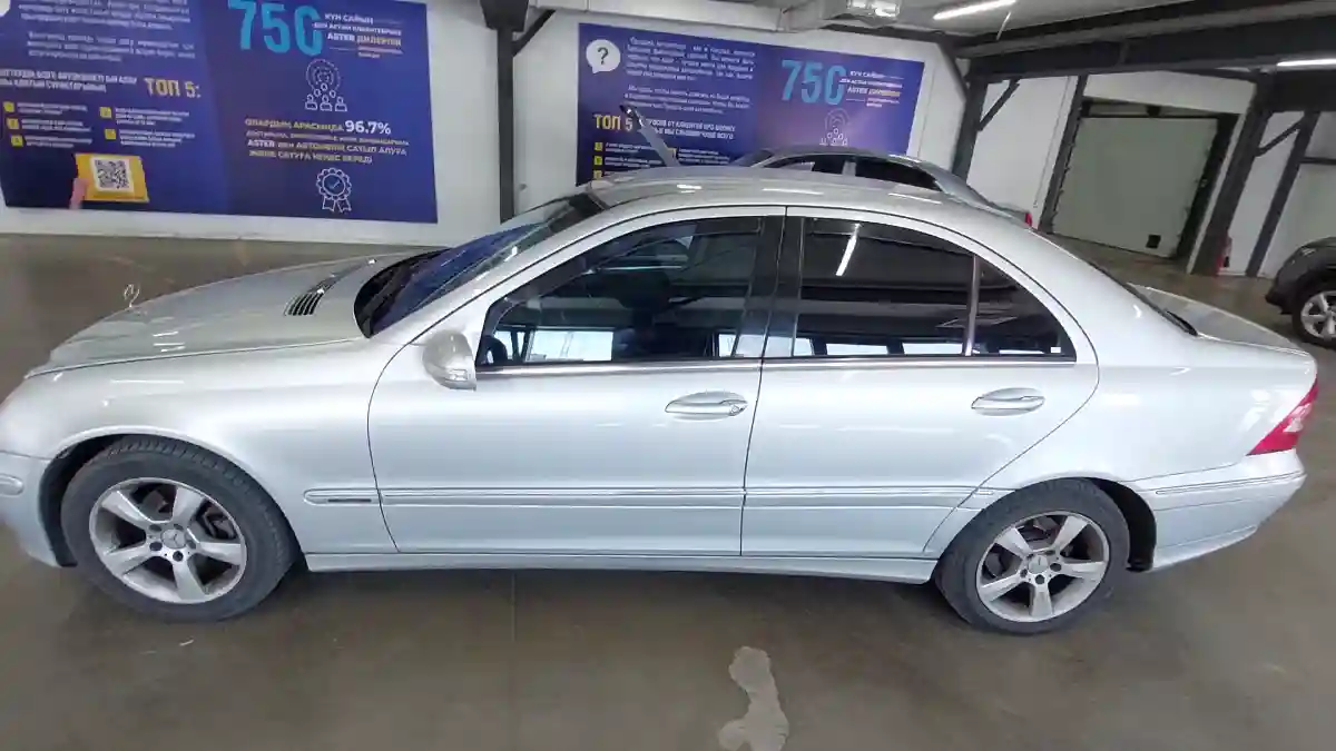 Mercedes-Benz C-Класс 2005 года за 4 000 000 тг. в Астана