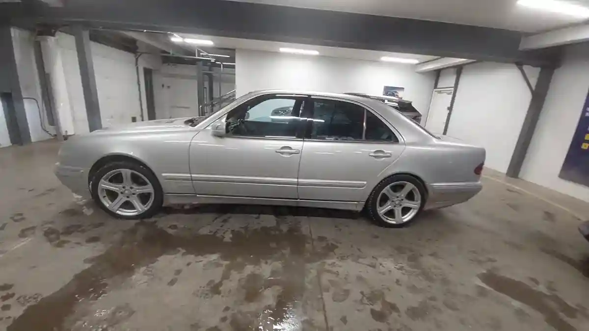 Mercedes-Benz E-Класс 2001 года за 5 000 000 тг. в Астана
