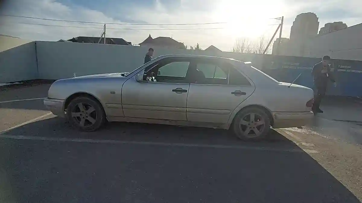 Mercedes-Benz E-Класс 1995 года за 2 000 000 тг. в Шымкент