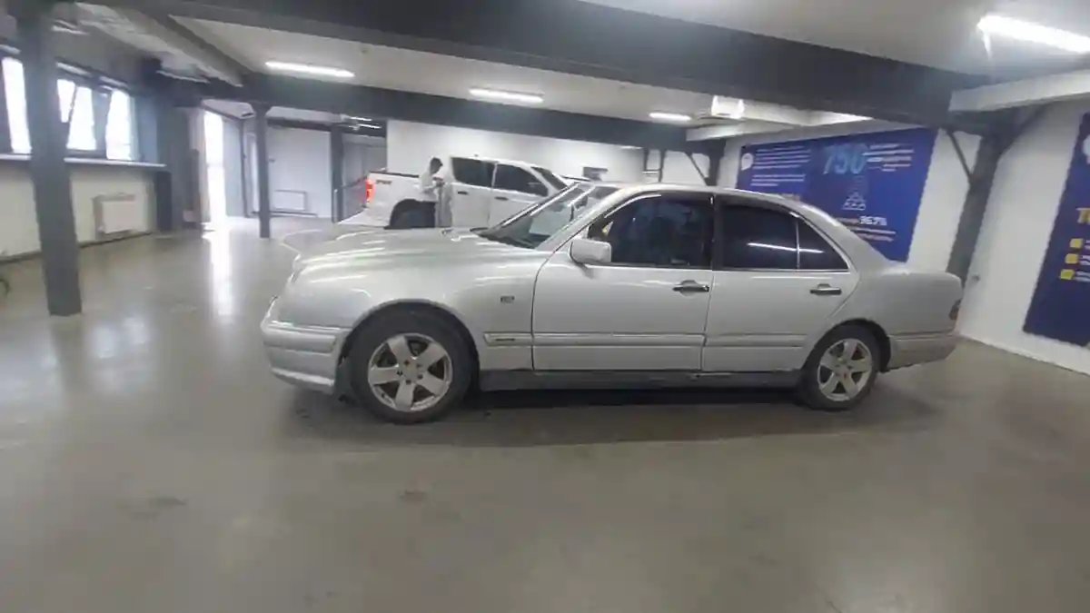Mercedes-Benz E-Класс 1995 года за 2 500 000 тг. в Астана