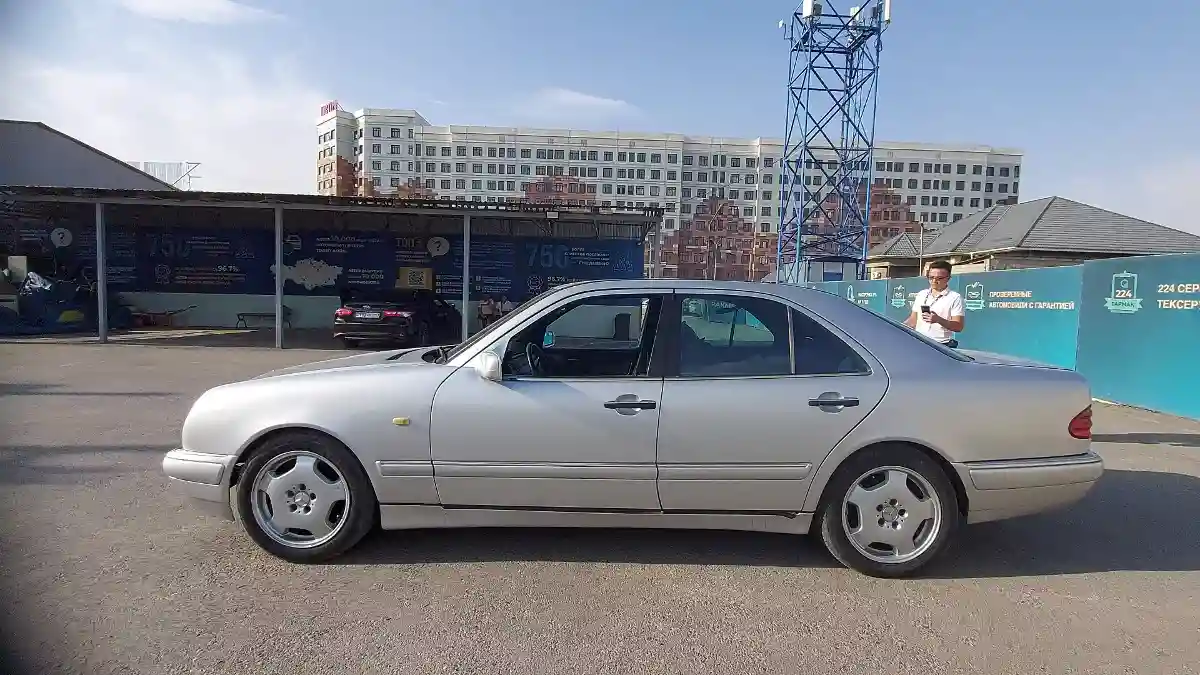 Mercedes-Benz E-Класс 1995 года за 2 500 000 тг. в Шымкент