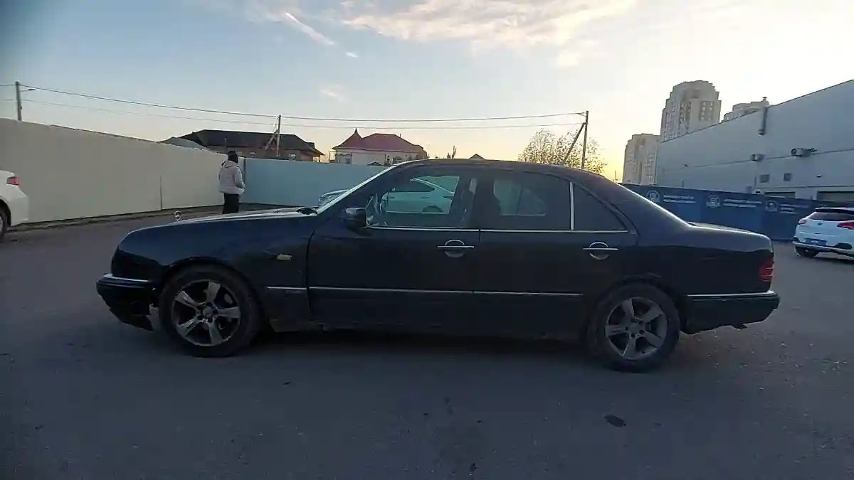 Mercedes-Benz E-Класс 1996 года за 2 000 000 тг. в Шымкент