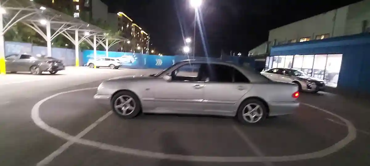 Mercedes-Benz E-Класс 1997 года за 2 500 000 тг. в Алматы