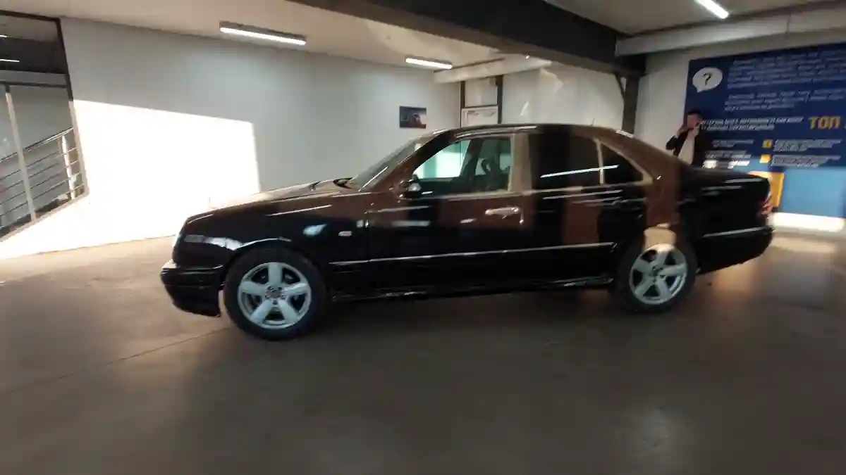 Mercedes-Benz E-Класс 1997 года за 3 000 000 тг. в Астана