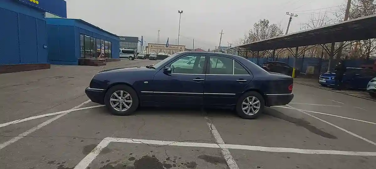 Mercedes-Benz E-Класс 1995 года за 3 500 000 тг. в Алматы