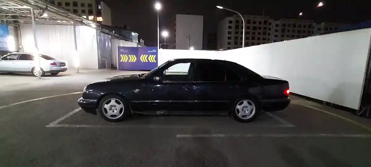 Mercedes-Benz E-Класс 1996 года за 3 500 000 тг. в Алматы