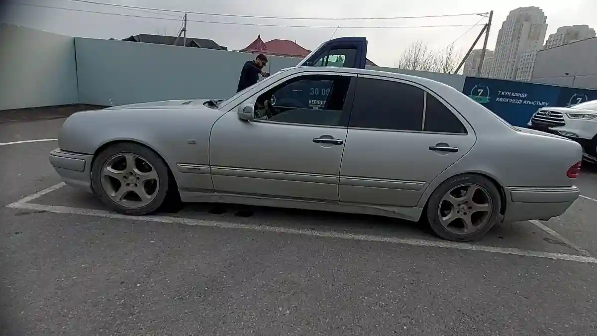 Mercedes-Benz E-Класс 1998 года за 3 000 000 тг. в Шымкент