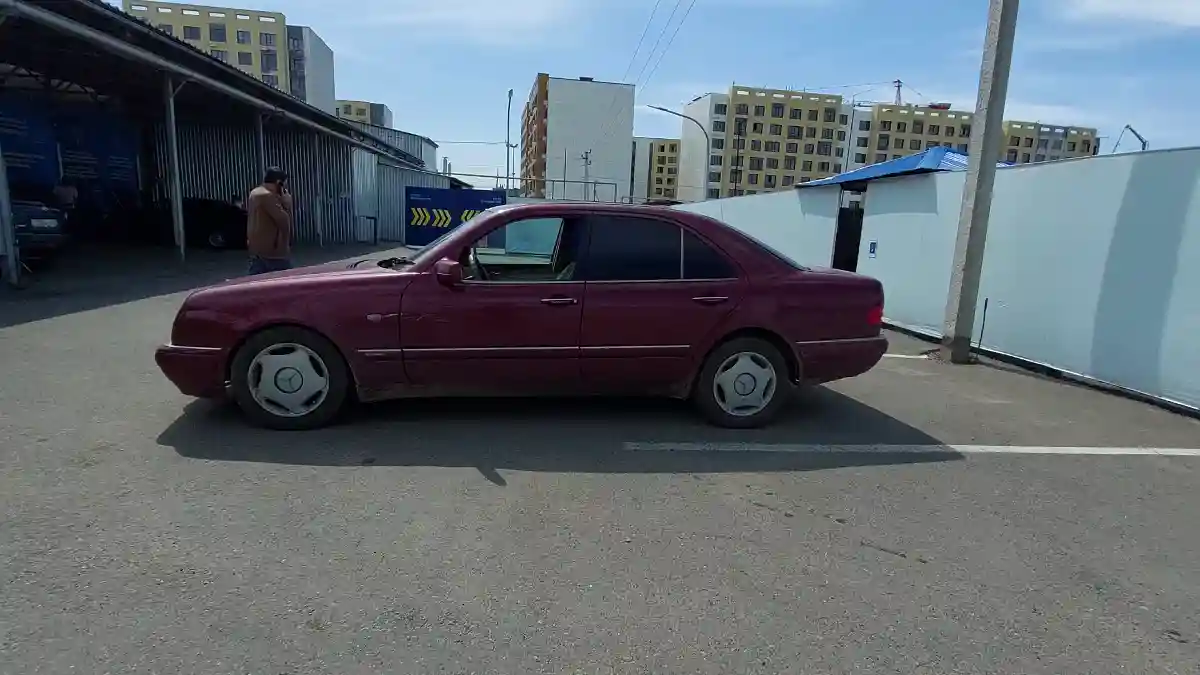 Mercedes-Benz E-Класс 1998 года за 2 500 000 тг. в Алматы