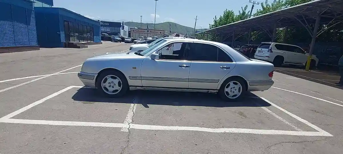 Mercedes-Benz E-Класс 1998 года за 2 000 000 тг. в Алматы