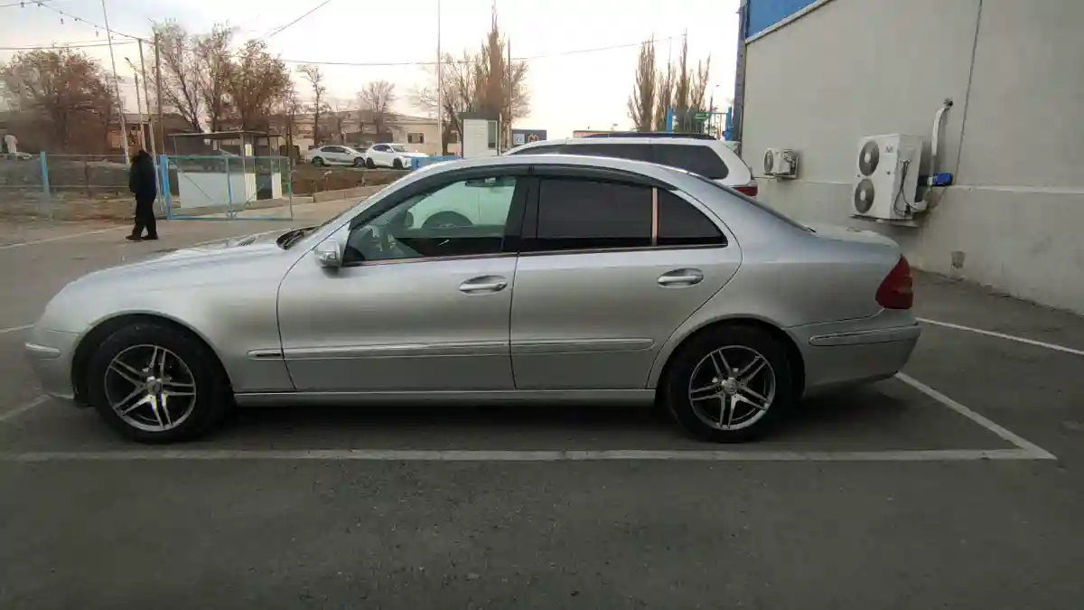 Mercedes-Benz E-Класс 2003 года за 4 190 000 тг. в Тараз