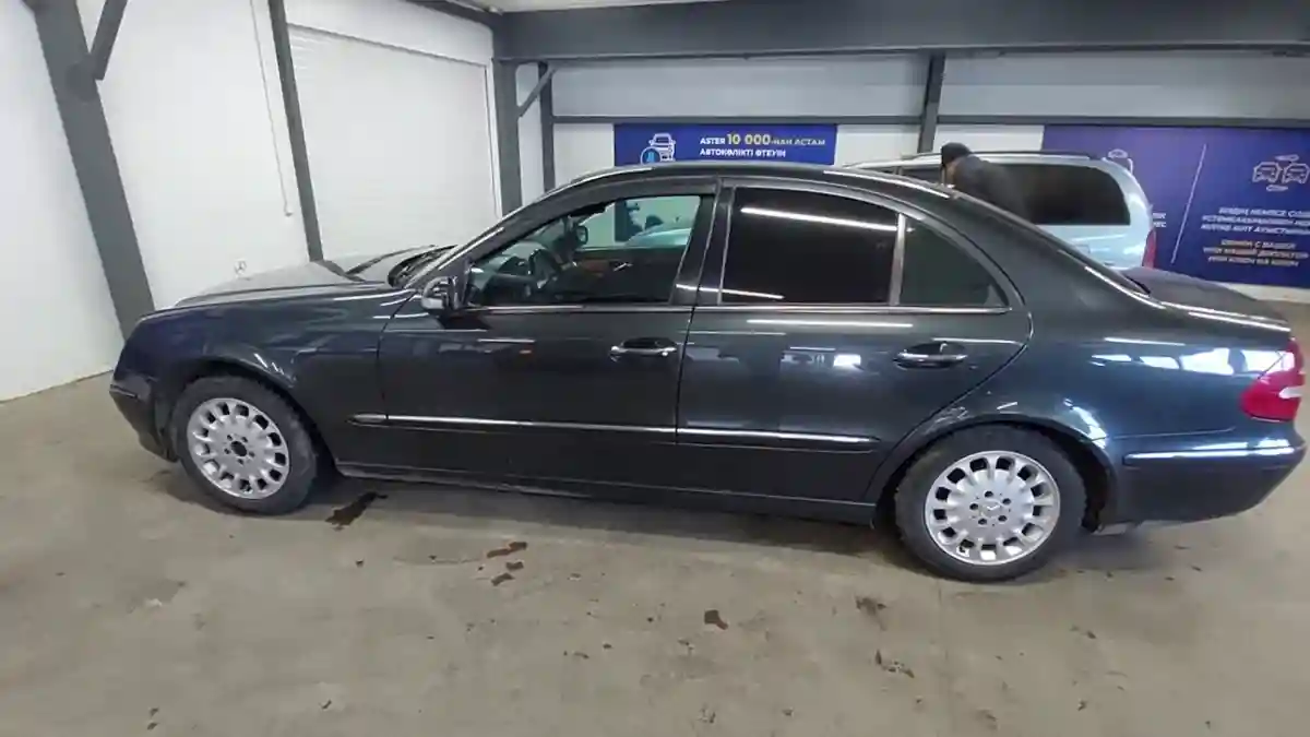 Mercedes-Benz E-Класс 2003 года за 5 000 000 тг. в Астана