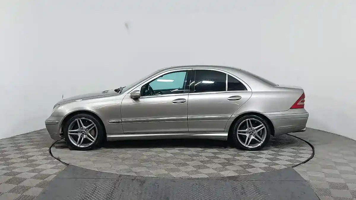 Mercedes-Benz C-Класс 2004 года за 2 860 000 тг. в Астана