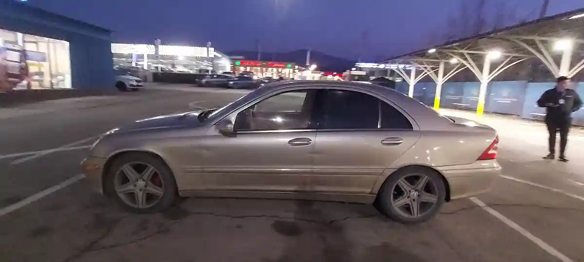 Mercedes-Benz C-Класс 2004 года за 2 800 000 тг. в Алматы