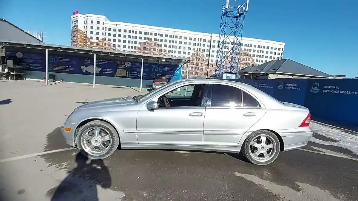 Mercedes-Benz C-Класс 2003 года за 2 500 000 тг. в Шымкент