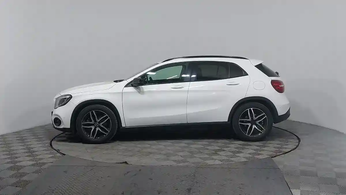 Mercedes-Benz GLA 2019 года за 17 900 000 тг. в Астана
