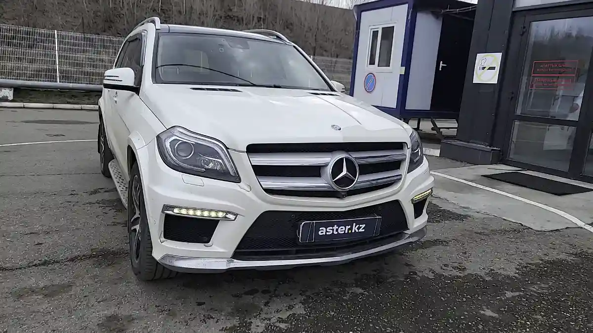 Mercedes-Benz GL-Класс 2015 года за 23 000 000 тг. в Усть-Каменогорск