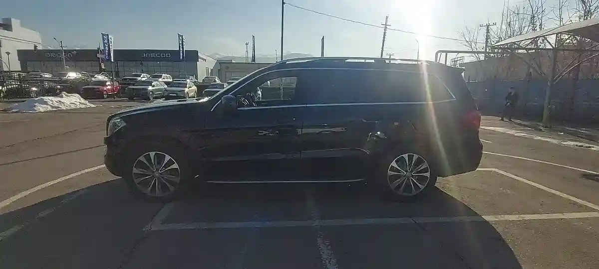 Mercedes-Benz GL-Класс 2015 года за 18 500 000 тг. в Алматы