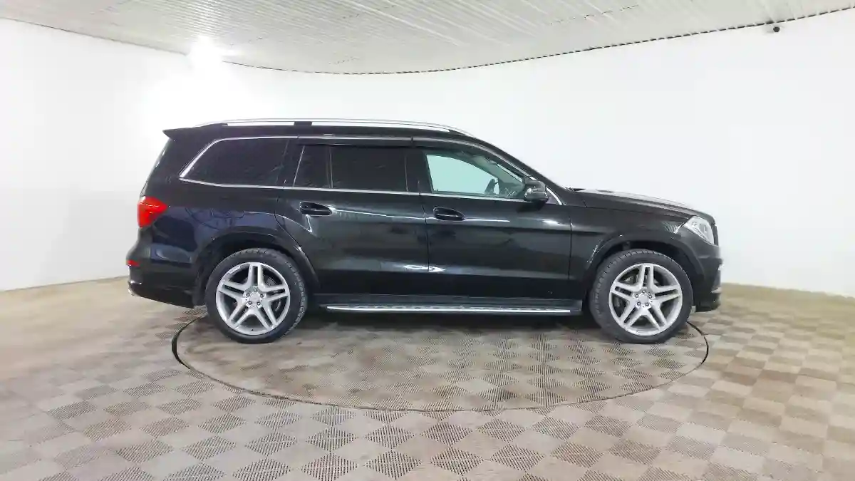 Mercedes-Benz GL-Класс 2015 года за 15 990 000 тг. в Шымкент