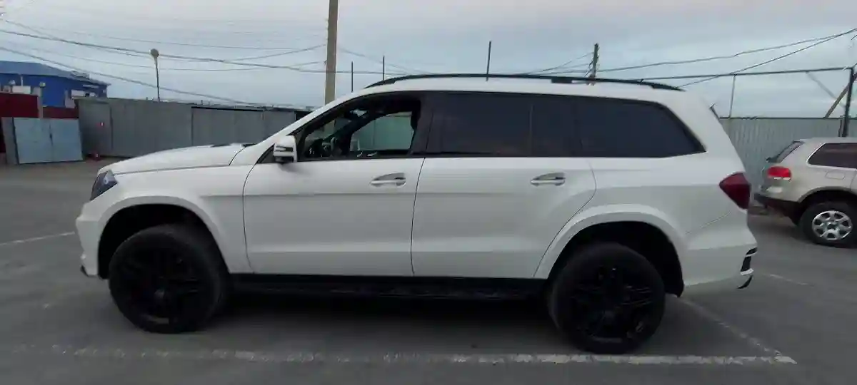 Mercedes-Benz GL-Класс 2014 года за 13 490 000 тг. в Атырау