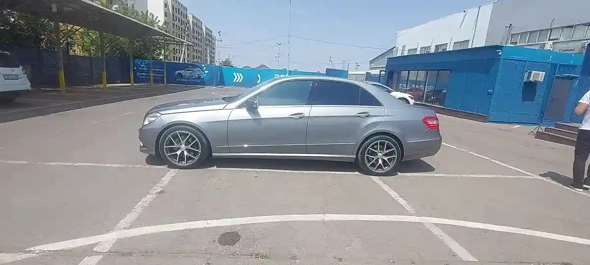 Mercedes-Benz E-Класс 2010 года за 7 500 000 тг. в Алматы