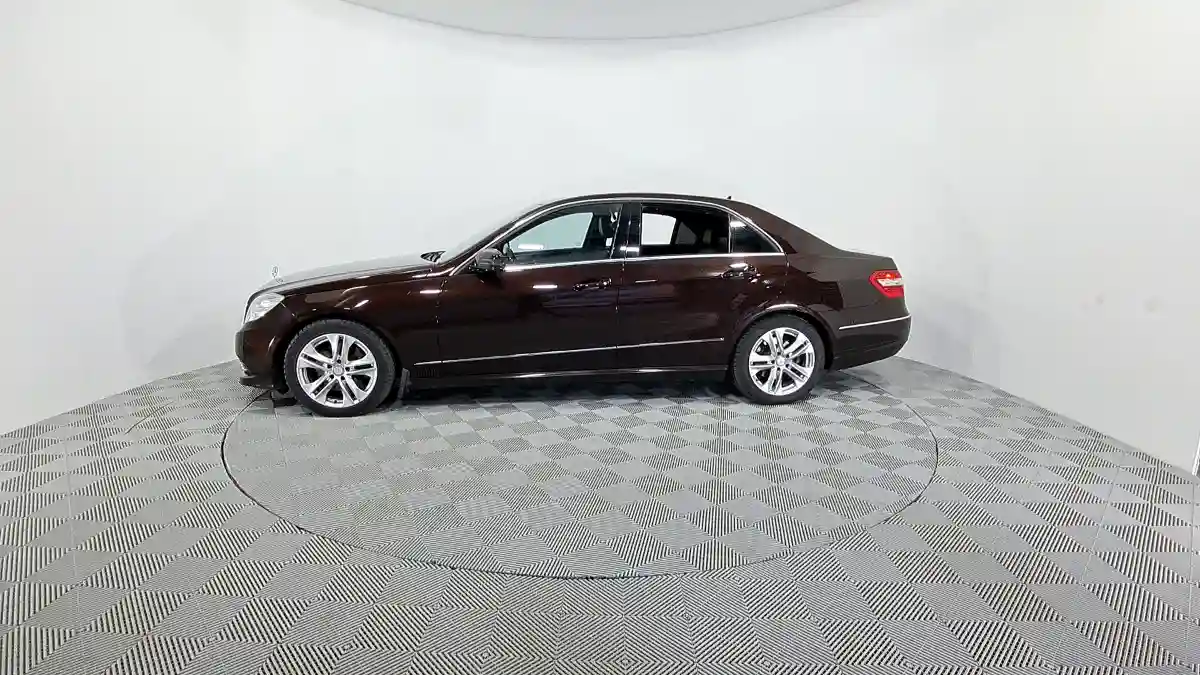 Mercedes-Benz E-Класс 2009 года за 7 650 000 тг. в Астана