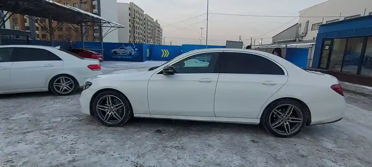 Mercedes-Benz E-Класс 2018 года за 18 500 000 тг. в Алматы