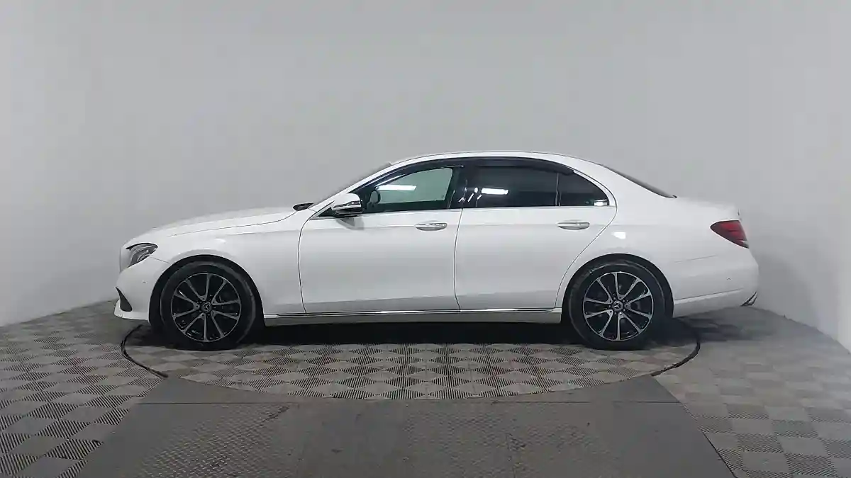 Mercedes-Benz E-Класс 2017 года за 15 600 000 тг. в Астана