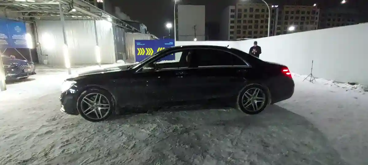 Mercedes-Benz S-Класс 2018 года за 45 000 000 тг. в Алматы