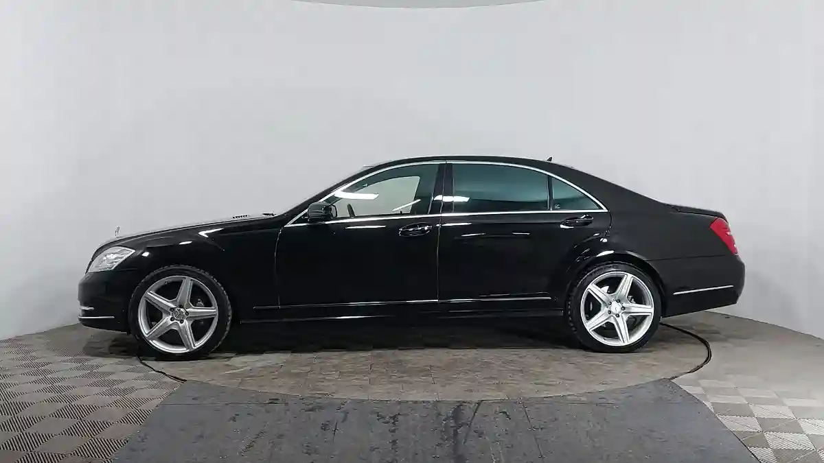 Mercedes-Benz S-Класс 2009 года за 11 490 000 тг. в Астана