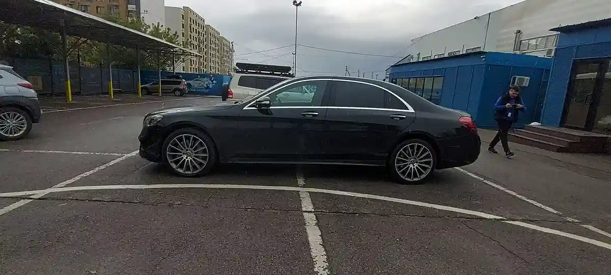 Mercedes-Benz S-Класс 2018 года за 30 000 000 тг. в Алматы