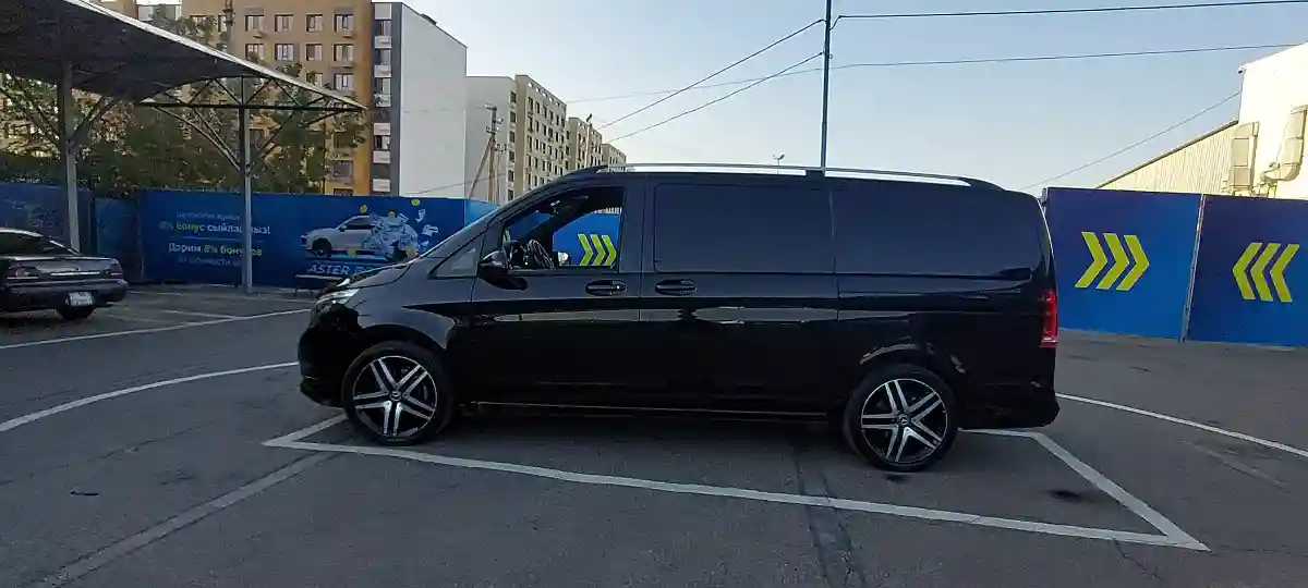 Mercedes-Benz V-Класс 2018 года за 26 000 000 тг. в Алматы