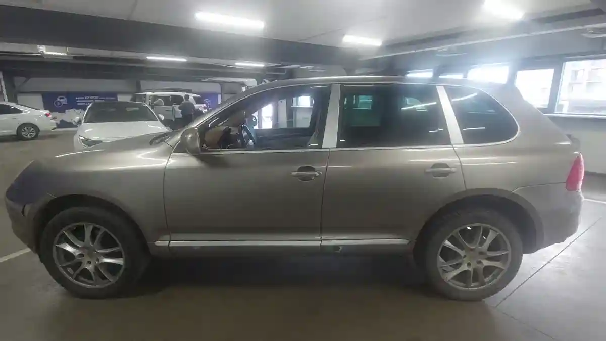 Porsche Cayenne 2004 года за 4 000 000 тг. в Астана