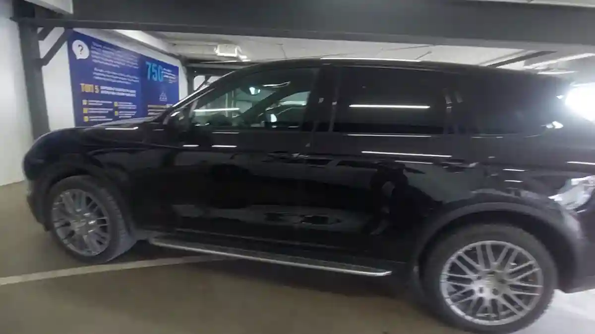 Porsche Cayenne 2011 года за 14 500 000 тг. в Астана