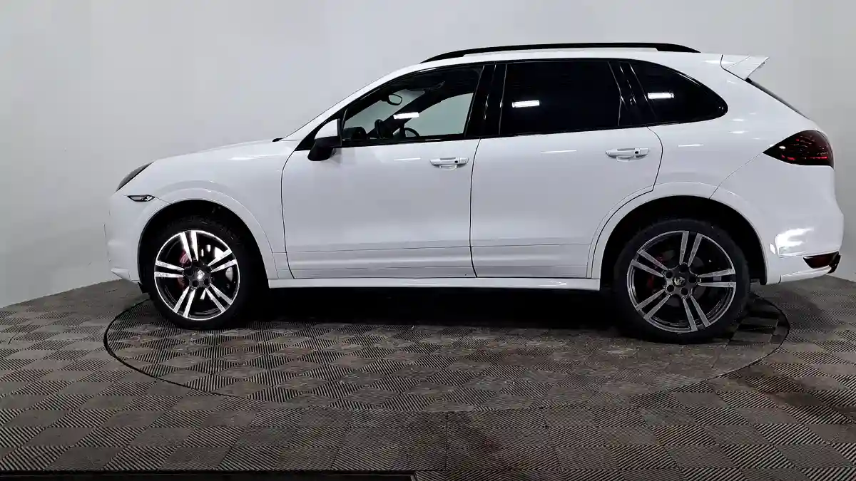 Porsche Cayenne 2012 года за 12 960 000 тг. в Астана