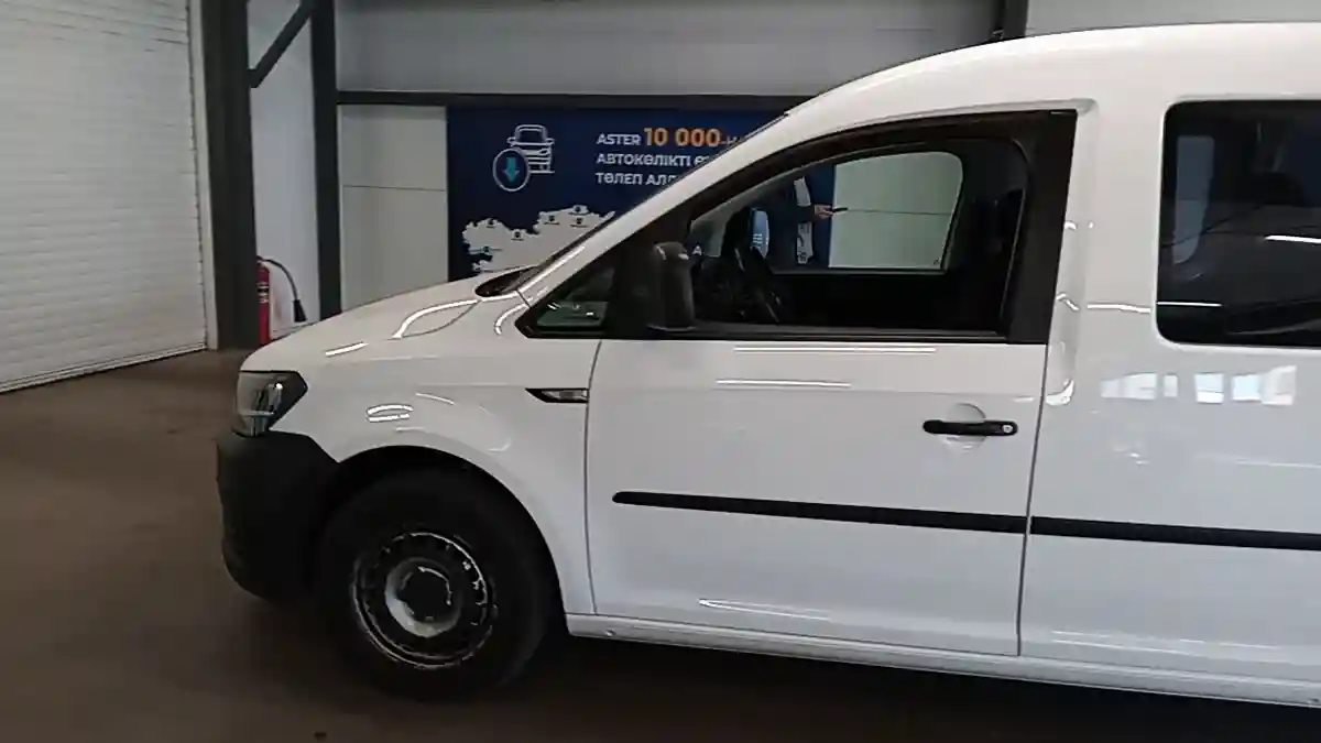 Volkswagen Caddy 2020 года за 13 500 000 тг. в Астана