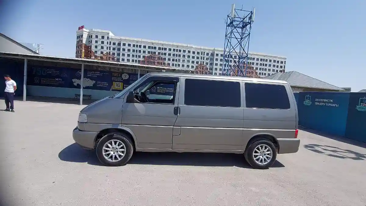 Volkswagen Caravelle 1997 года за 4 500 000 тг. в Шымкент